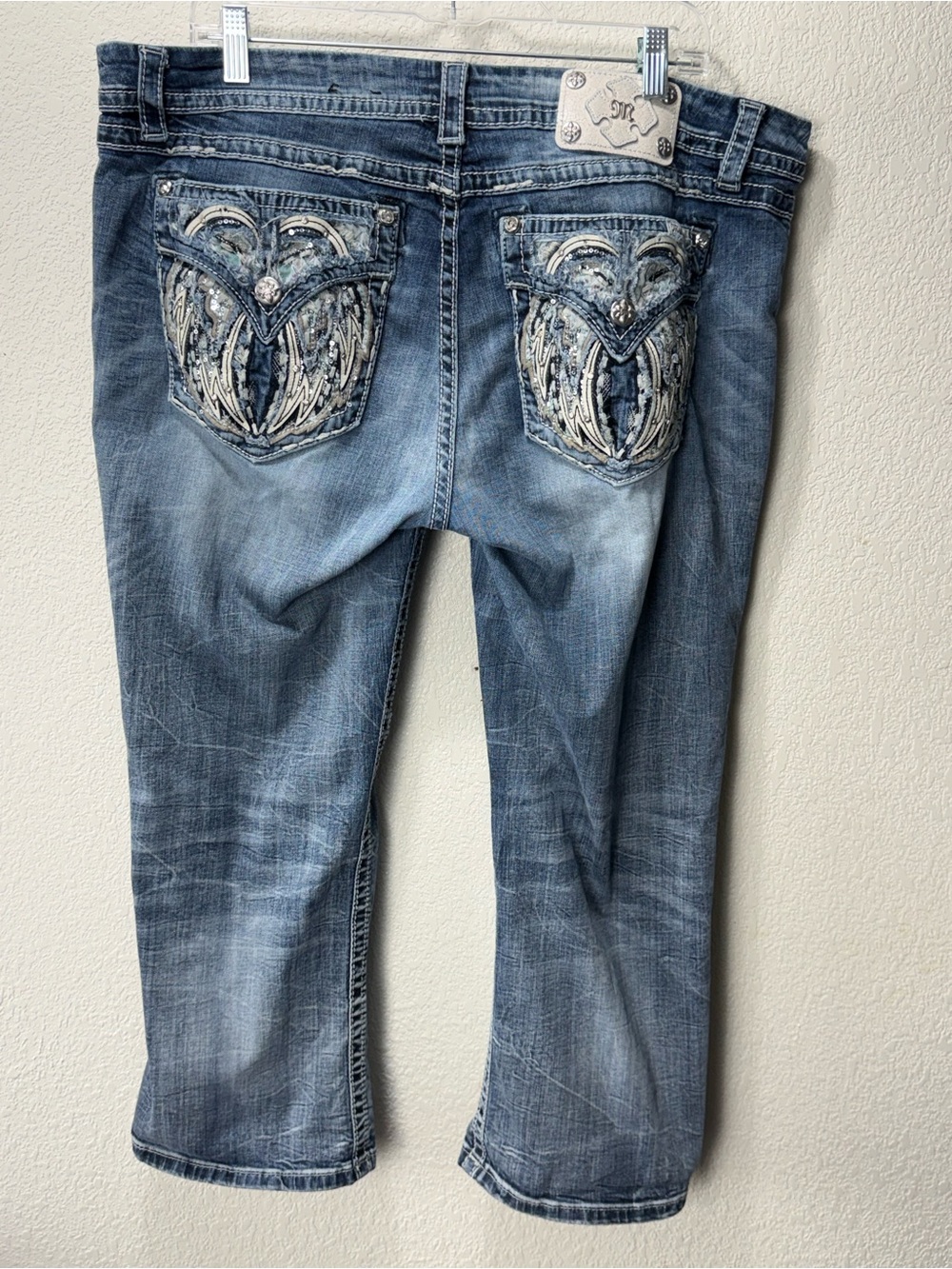 Miss Me Mid Rise Easy Cropped Jeans Angel Wing Pocket 36x24